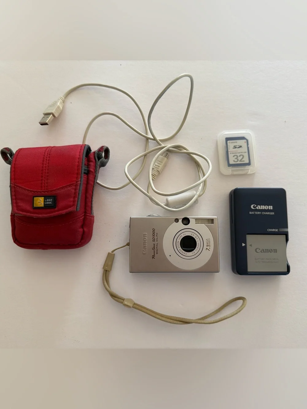 Canon PowerShot SD1000 Compact Digital ELPH with Accessories/Case DigiCam/Y2K
